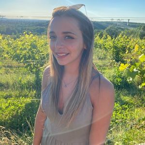 Meet your Posher, Jessica